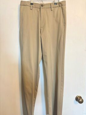 Men’s Dockers Tan Khaki Dress Chinos - Straight Fit